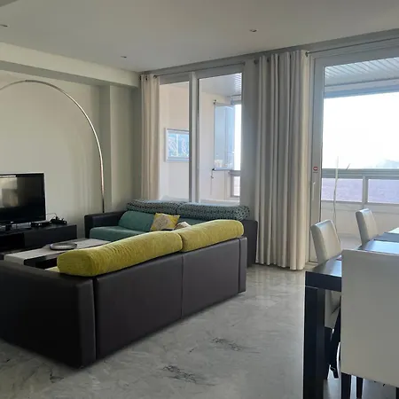 Gemelos Primera Linea 베니돔