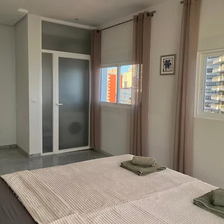 Gemelos Primera Linea 베니돔