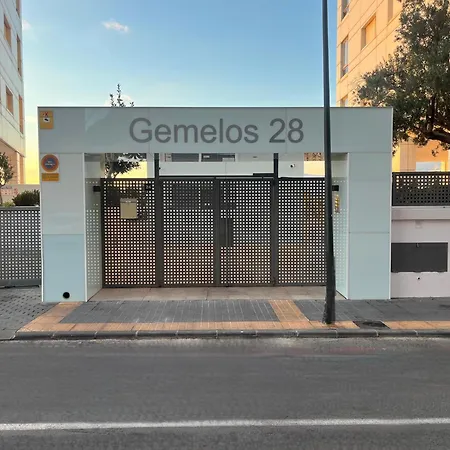 Gemelos Primera Linea 아파트 베니돔