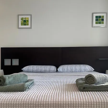 Gemelos Primera Linea Apartman *